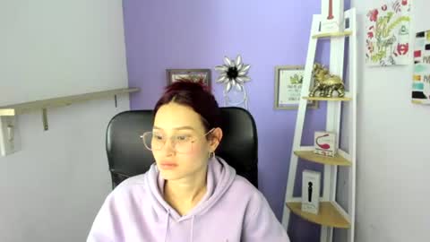 Snapshot of naomy_stanley chatting on 8, 7, 2026 Naomy Stanley online show from 8, 7, 2026