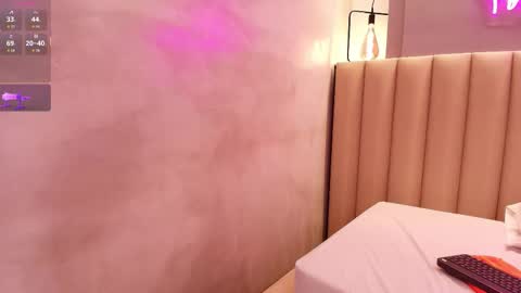 Naomy  online show from 24, 11, 2025