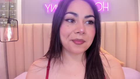 Snapshot of naomymonroe_ chatting on 7, 6, 2026 Naomy online show from 7, 6, 2026