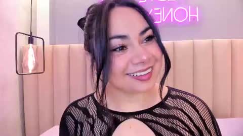 Snapshot of naomymonroe_ chatting on 10, 6, 2026 Naomy online show from 10, 6, 2026