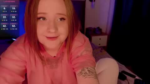 Snapshot of naomyreyyy chatting on 19, 11, 2025 Naomy Rey online show from 19, 11, 2025