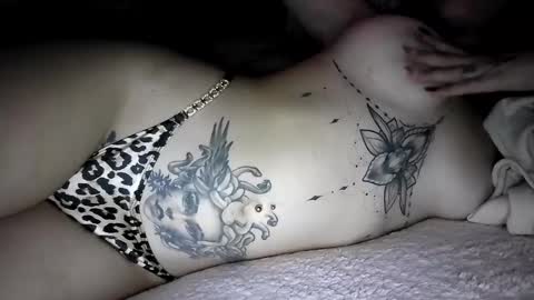 Snapshot of naomyt chatting on 28, 9, 2025 ninati online show from 28, 9, 2025