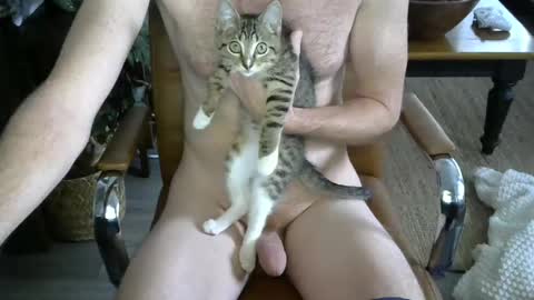 Snapshot of nareth338 chatting on 12, 11, 2025 nareth338 online show from 12, 11, 2025