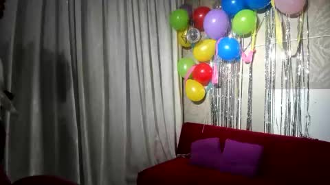 Snapshot of natali___ chatting on 5, 4, 2026 NATALI KIDMAN online show from 5, 4, 2026