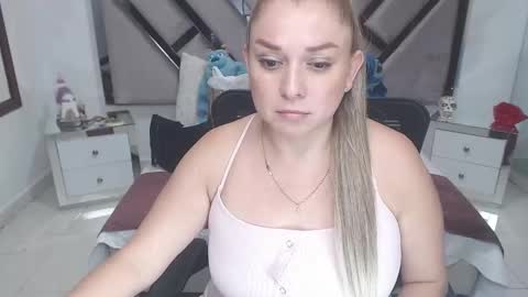 Snapshot of natalia5560 chatting on 11, 3, 2025 natalia5560 online show from 11, 3, 2025