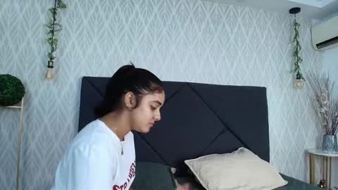 Naty  online show from 13, 11, 2025