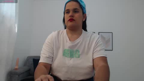 Snapshot of natalia_curvy1 chatting on 19, 9, 2025 Nathalia online show from 19, 9, 2025