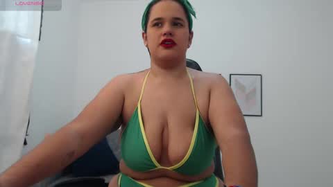 Snapshot of natalia_curvy1 chatting on 26, 9, 2025 Nathalia online show from 26, 9, 2025