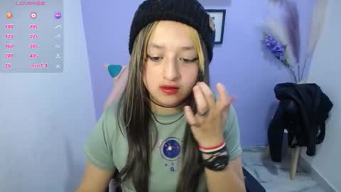 natalia_martinez18 online show from 5, 2, 2026