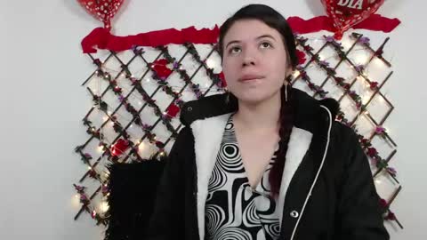 Natalia Walker online show from 9, 5, 2026