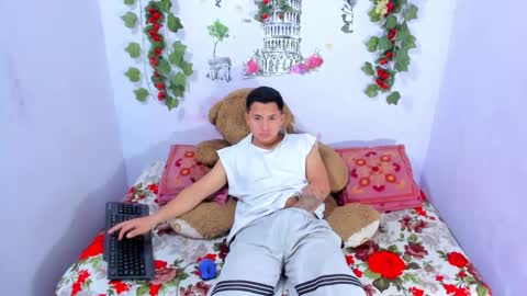 nataliaandjulliam online show from 16, 11, 2025