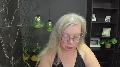 Snapshot of natalicloud chatting on 3, 10, 2025 NataliCloud online show from 3, 10, 2025