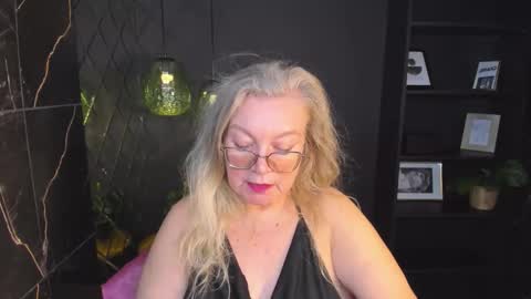 Snapshot of natalicloud chatting on 8, 11, 2025 NataliCloud online show from 8, 11, 2025