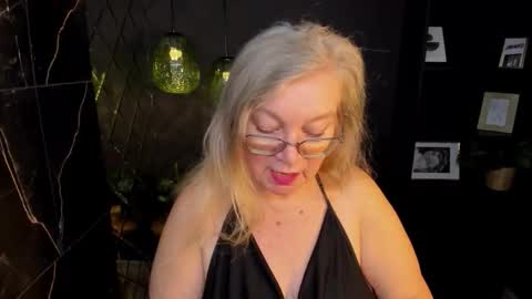 Snapshot of natalicloud chatting on 24, 11, 2025 NataliCloud online show from 24, 11, 2025