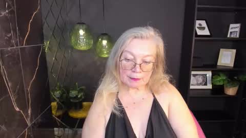 Snapshot of natalicloud chatting on 21, 12, 2025 NataliCloud online show from 21, 12, 2025