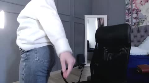 Natalie online show from 20, 2, 2025