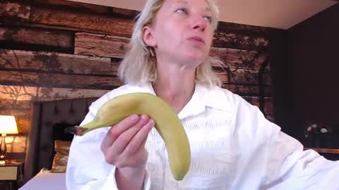 Natalie online show from 18, 5, 2026