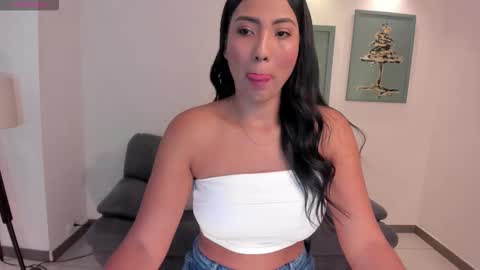 Natalie Lewis online show from 16, 11, 2025