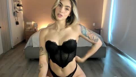 Snapshot of nataly_05 chatting on 18, 5, 2026 anatalybee online show from 18, 5, 2026