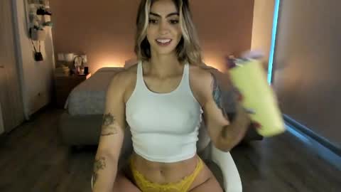 Snapshot of nataly_05 chatting on 7, 6, 2026 anatalybee online show from 7, 6, 2026