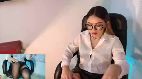 Natalye foster online show from 22, 2, 2026