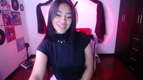 Nataly Escobar online show from 23, 12, 2024