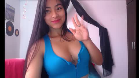 Nataly Escobar online show from 18, 1, 2025