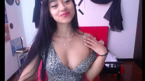 Nataly Escobar online show from 7, 2, 2025