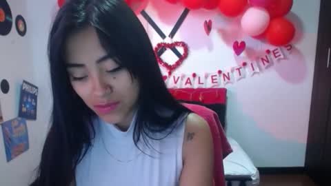 Nataly Escobar online show from 17, 2, 2025