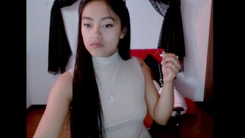 Nataly Escobar online show from 25, 2, 2025