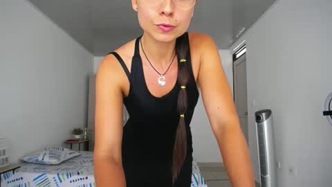 Snapshot of natalyfit_ chatting on 4, 3, 2025 NatalyFit online show from 4, 3, 2025