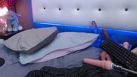 Natasha online show from 1, 2, 2025