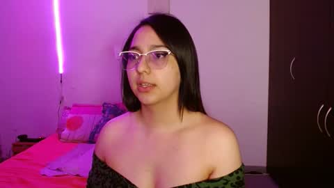 Naty Jg online show from 9, 9, 2025