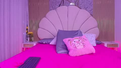 Snapshot of natasha_luna_ chatting on 6, 5, 2026 Natasha online show from 6, 5, 2026