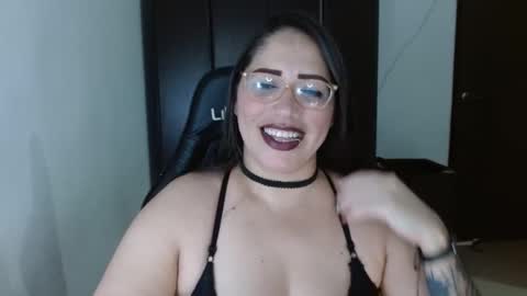 Snapshot of natashasmithe chatting on 13, 10, 2025 Natasha Smithe online show from 13, 10, 2025