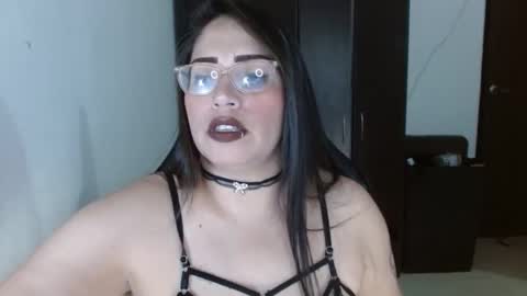 Snapshot of natashasmithe chatting on 2, 11, 2025 Natasha Smithe online show from 2, 11, 2025