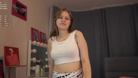 Snapshot of natashiareichow chatting on 7, 10, 2025 Nata online show from 7, 10, 2025