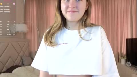 Snapshot of natashiareichow chatting on 18, 10, 2025 Nata online show from 18, 10, 2025