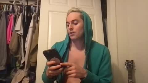 Snapshot of natetheexplorer chatting on 4, 12, 2025 natetheexplorer online show from 4, 12, 2025