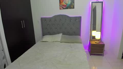 Nathalia  Take surprises in our chat. 25tkns for a hot pic. Follow me. online show from 30, 11, 2025