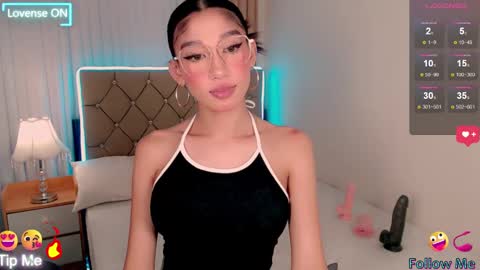 Snapshot of nathalie_hadid chatting on 24, 2, 2025 please follow me guyss online show from 24, 2, 2025