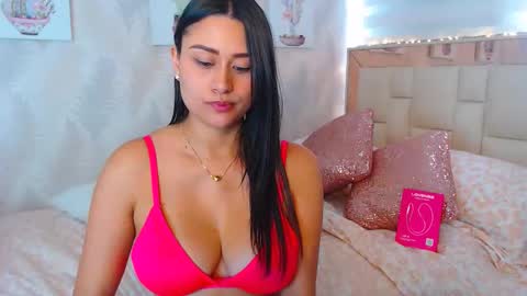 Snapshot of nathalierose_1 chatting on 18, 4, 2026 Nathalie Rose online show from 18, 4, 2026