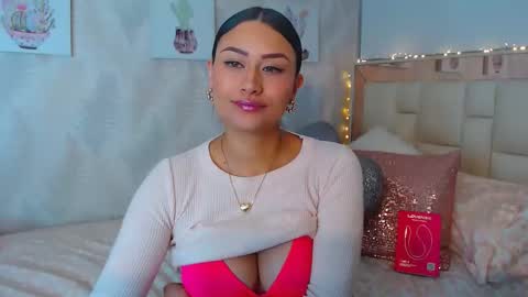 Snapshot of nathalierose_1 chatting on 16, 5, 2026 Nathalie Rose online show from 16, 5, 2026