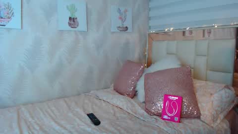 Snapshot of nathalierose_1 chatting on 23, 5, 2026 Nathalie Rose online show from 23, 5, 2026