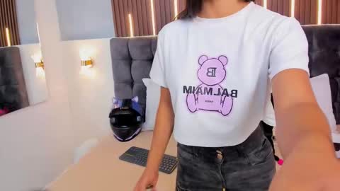 ... Nathaly ... online show from 1, 11, 2025