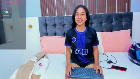 ... Nathaly ... online show from 5, 11, 2025