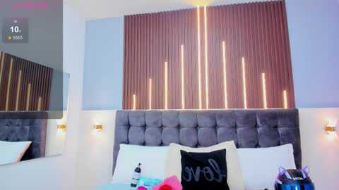 ... Nathaly ... online show from 6, 11, 2025