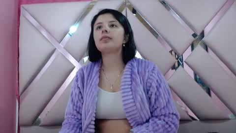 nathaly low online show from 16, 9, 2025