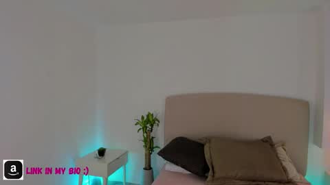 NATHALY  online show from 27, 2, 2026