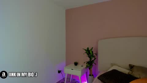 NATHALY  online show from 9, 5, 2026